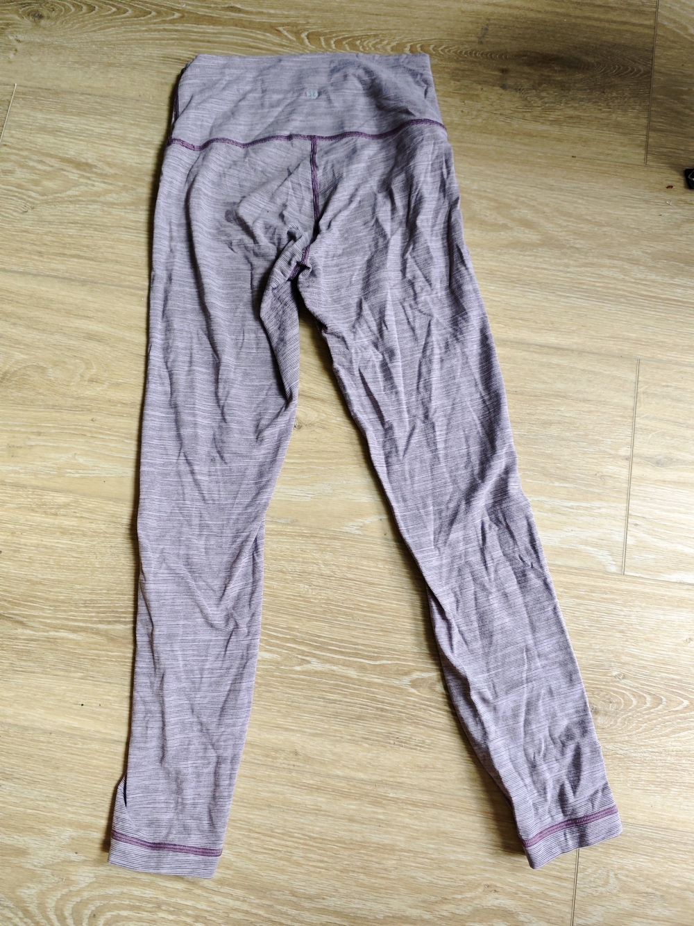 The Lululemon Wunder Under High-Rise Tight leggings 2